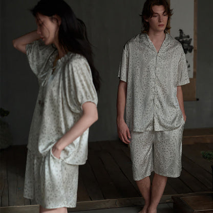Seidensatin-Loungewear-Set für Sie und Ihn - image 2