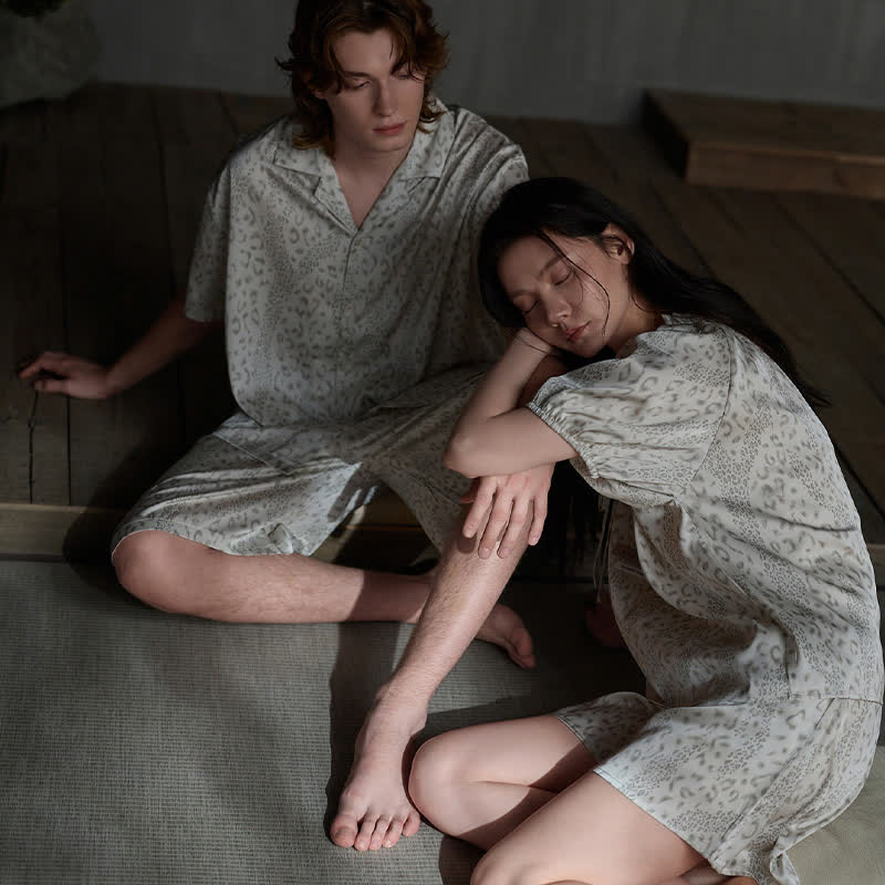 Seidensatin-Loungewear-Set für Sie und Ihn - image 1