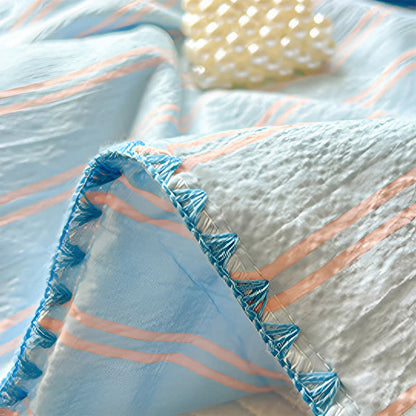Steppdecke aus geknitterter Baumwolle mit mintfarbenen Streifen und abgesetztem Besatz - image 9