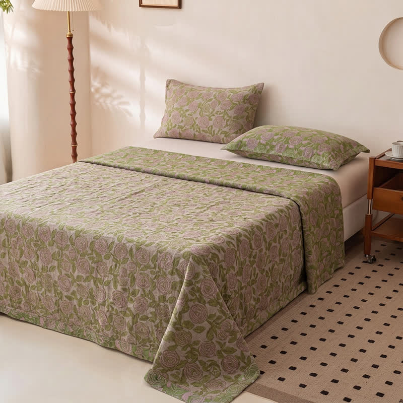 Gemütliche Tagesdecke aus Baumwolle mit Blumenmuster im Landhausstil - image 1