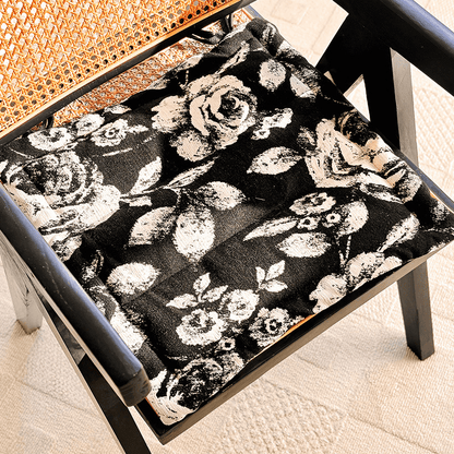 Stuhlkissen aus schwarzem und weißem Chenille mit Vintage-Blumenmuster - Schwarz - 19,7" x 19,7" - image 0