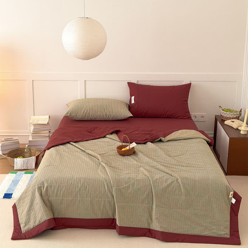 Gemütliches zweifarbig gestreiftes Baumwoll-Bettwäscheset im Landhausstil - image 1