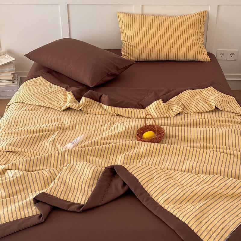 Gemütliches zweifarbig gestreiftes Baumwoll-Bettwäscheset im Landhausstil - Senfbraun - Königin - Bettwäsche-Set - image 4