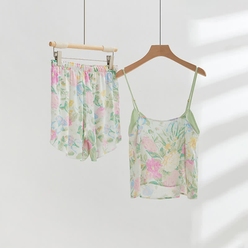 Loungewear-Set aus mintfarbenem Satin-Top und Shorts - image 1