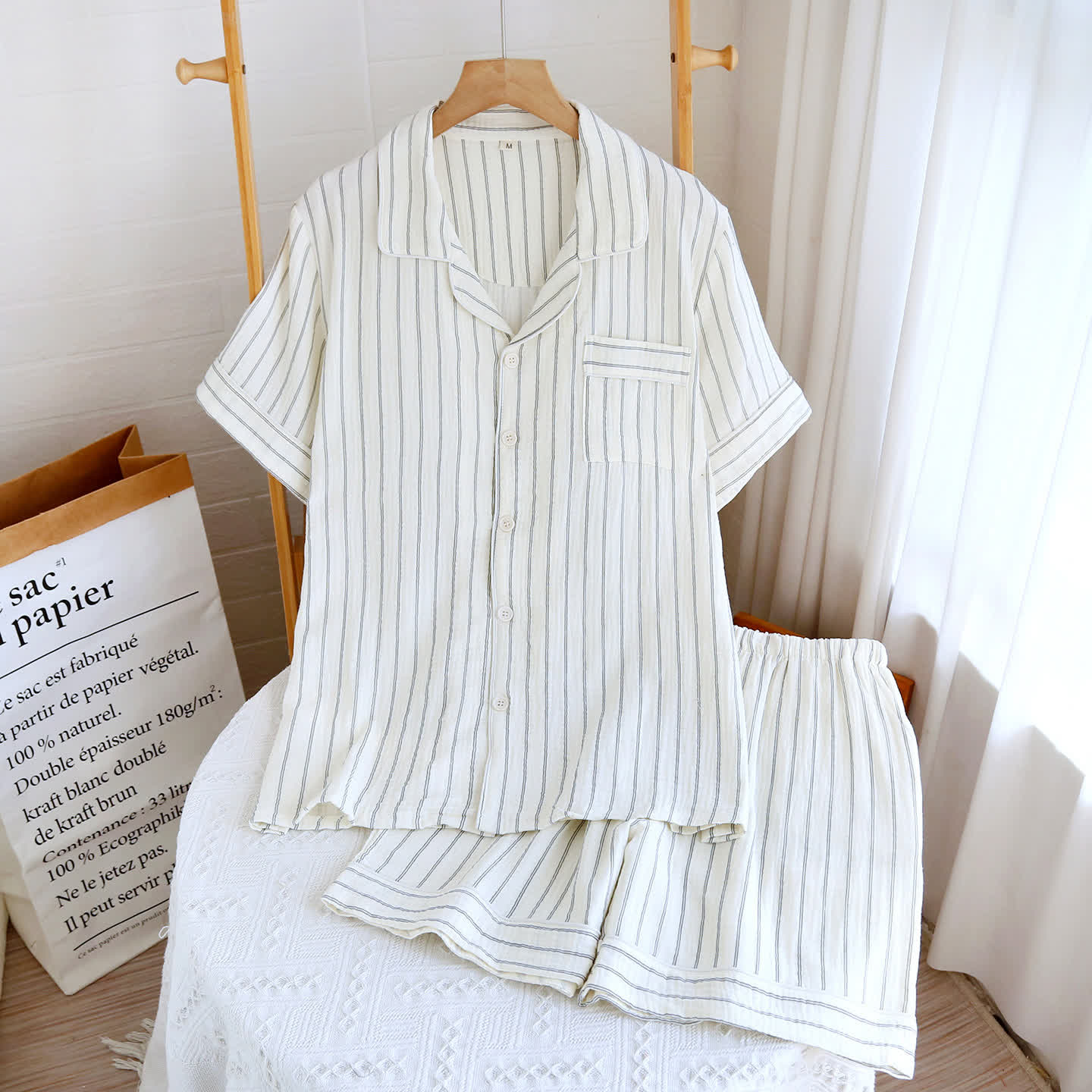 Lässiges Sommer-Loungewear-Set mit Streifen und Camp-Kragen - image 1