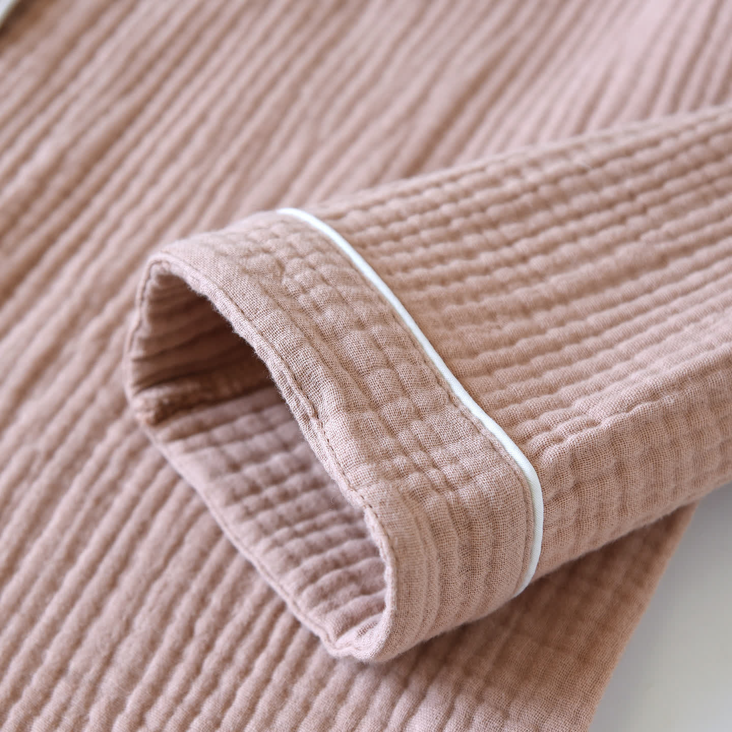 Loungewear-Set aus Baumwollgaze mit Kontrastbesatz - image 8