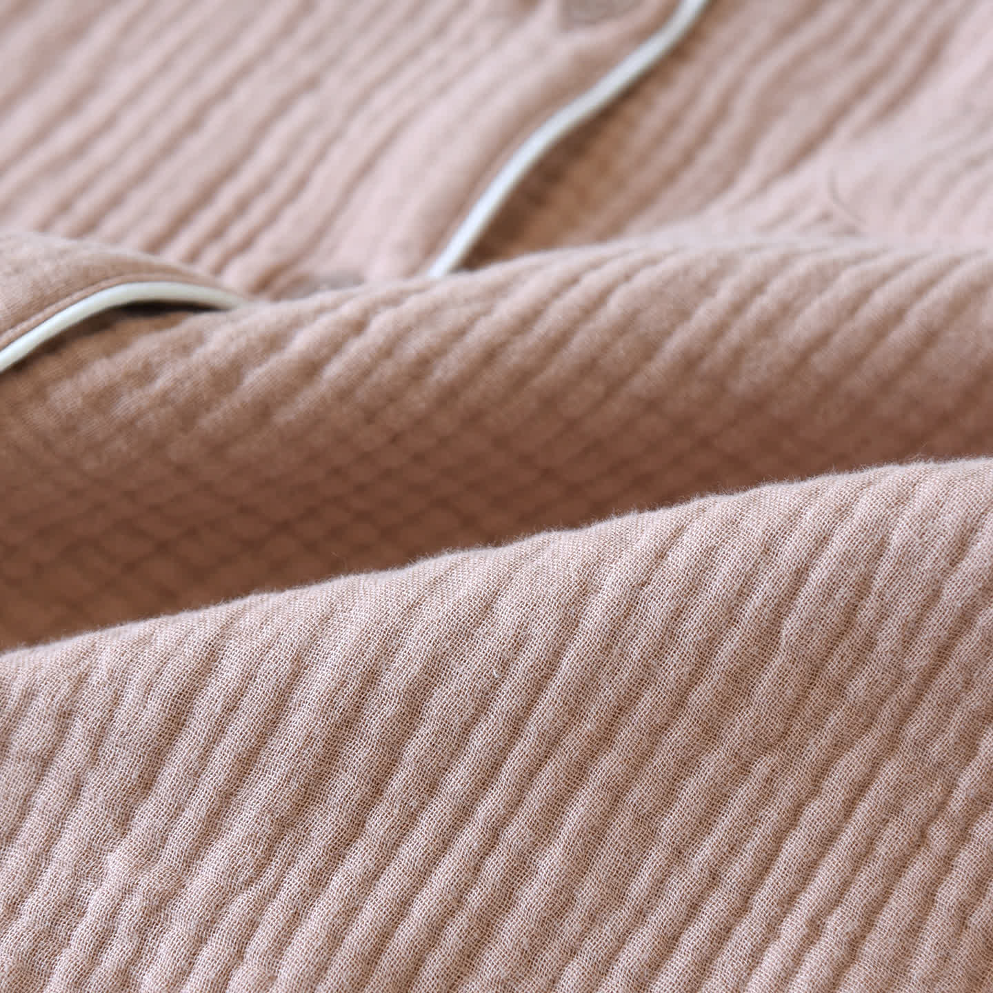 Loungewear-Set aus Baumwollgaze mit Kontrastbesatz - image 9
