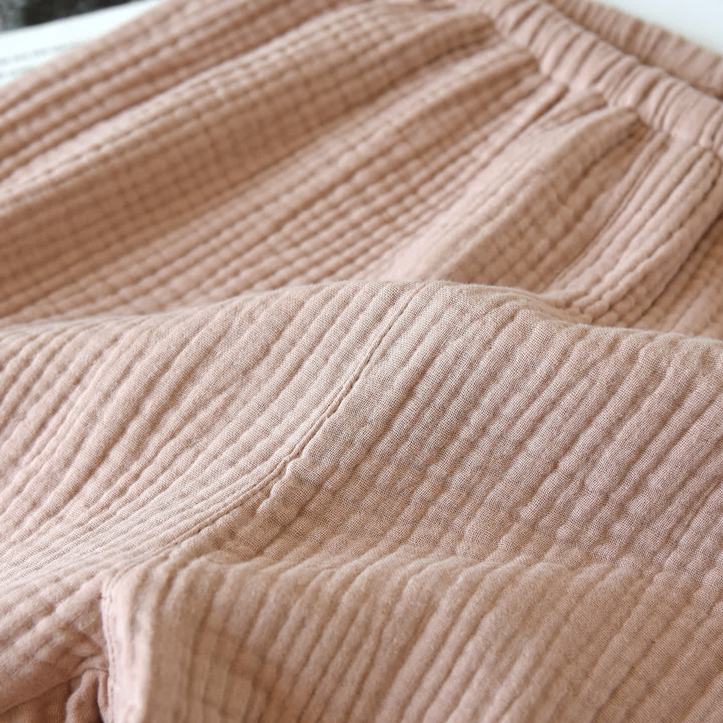 Loungewear-Set aus Baumwollgaze mit Kontrastbesatz - image 12
