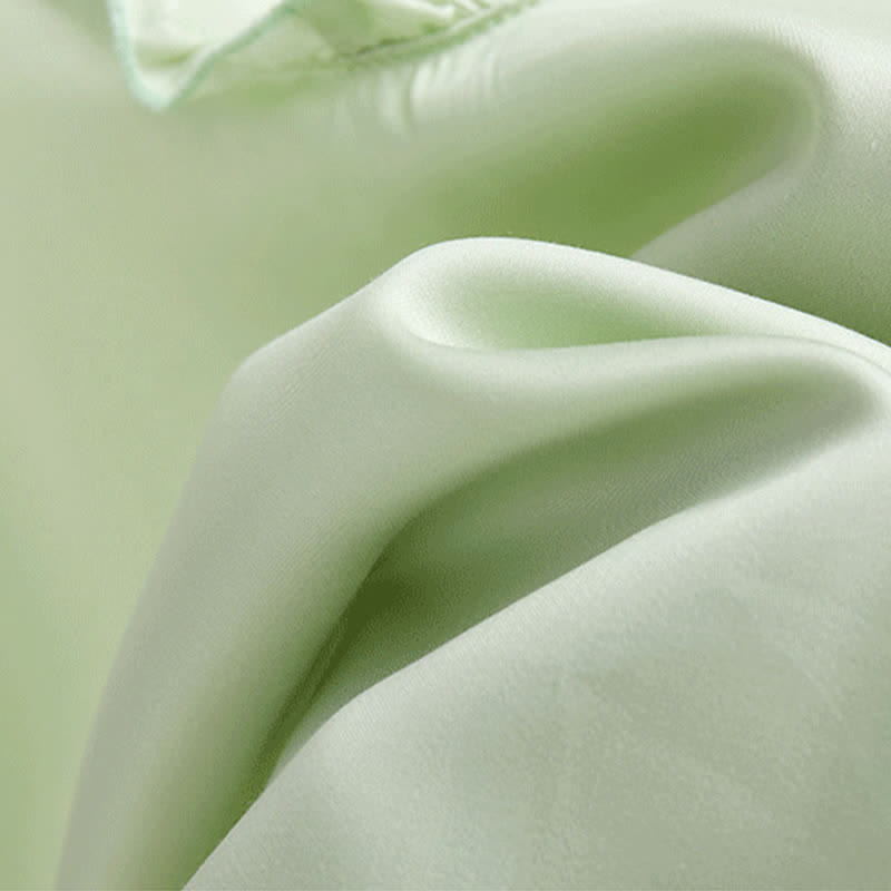 Loungewear-Set aus mintfarbenem Satin-Rüschen-Top und geblümten Shorts - image 6