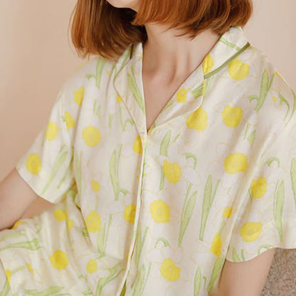 Pyjama-Set aus Satin mit Narzissenmuster und kurzen Ärmeln - image 1