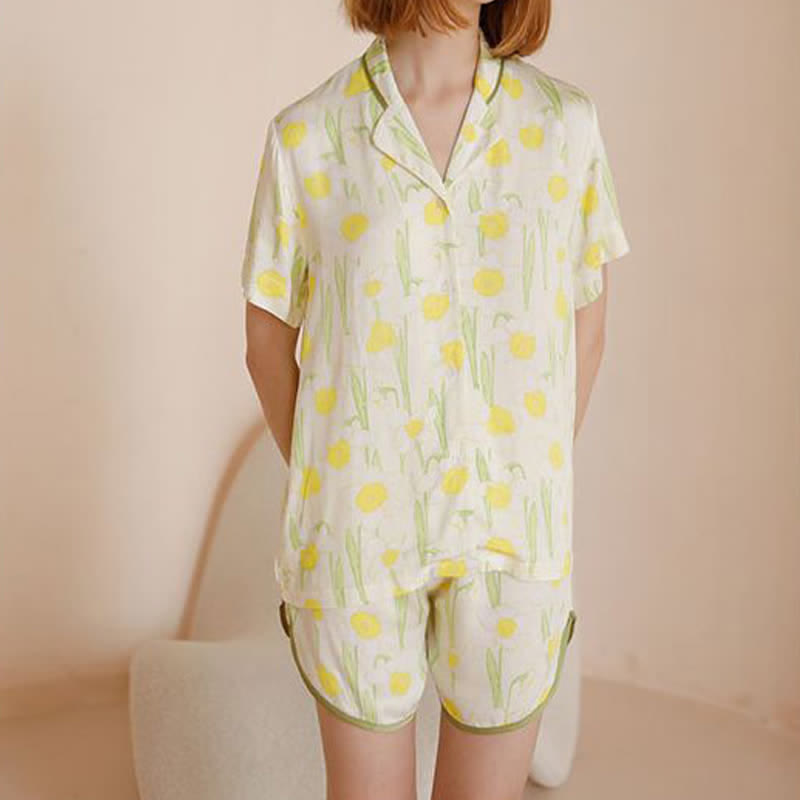 Pyjama-Set aus Satin mit Narzissenmuster und kurzen Ärmeln - image 2