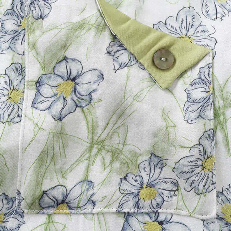 Loungewear-Set aus mintfarbenen Satinshorts mit Blumenmuster und Knopfleiste - image 9