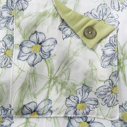 Loungewear-Set aus mintfarbenen Satinshorts mit Blumenmuster und Knopfleiste - image 9