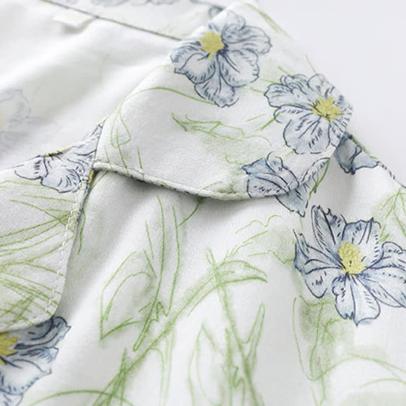 Loungewear-Set aus mintfarbenen Satinshorts mit Blumenmuster und Knopfleiste - image 3