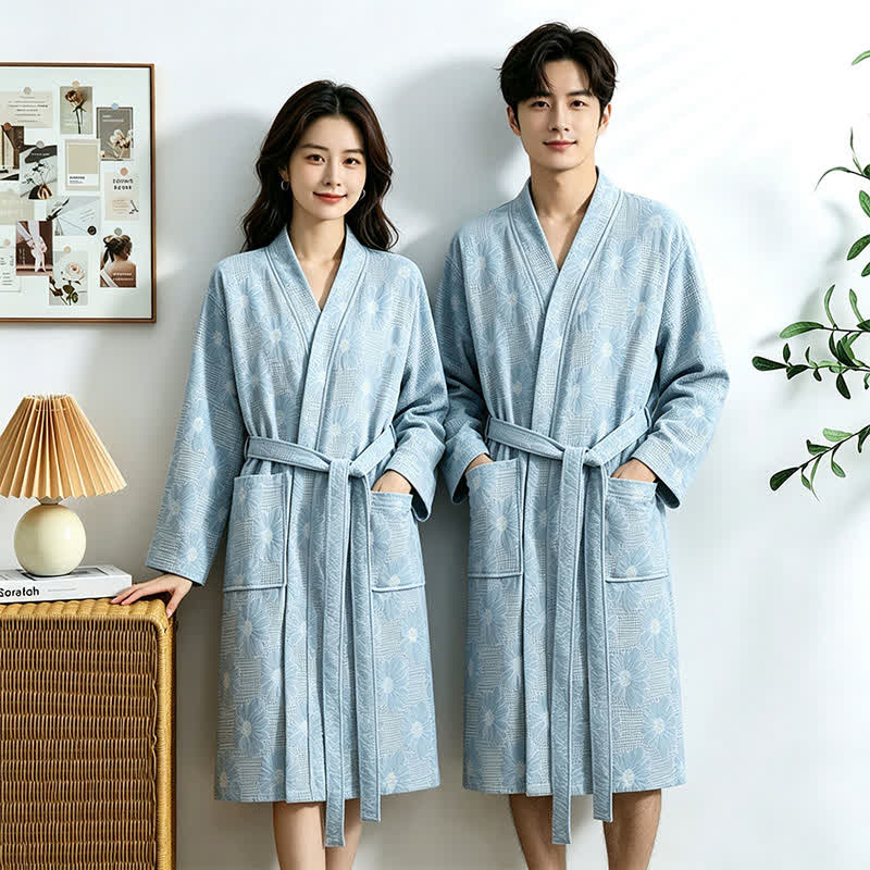 Kimono-Bademantel aus Baumwolle mit Sonnenblumenmuster und Waffelmuster - image 15