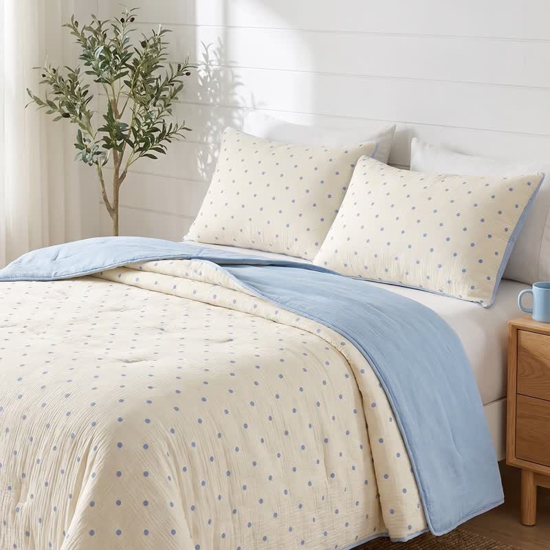 Leichte Sommerdecke aus Seersucker mit blauen Punkten - Blau - Quilts - Königin - image 0