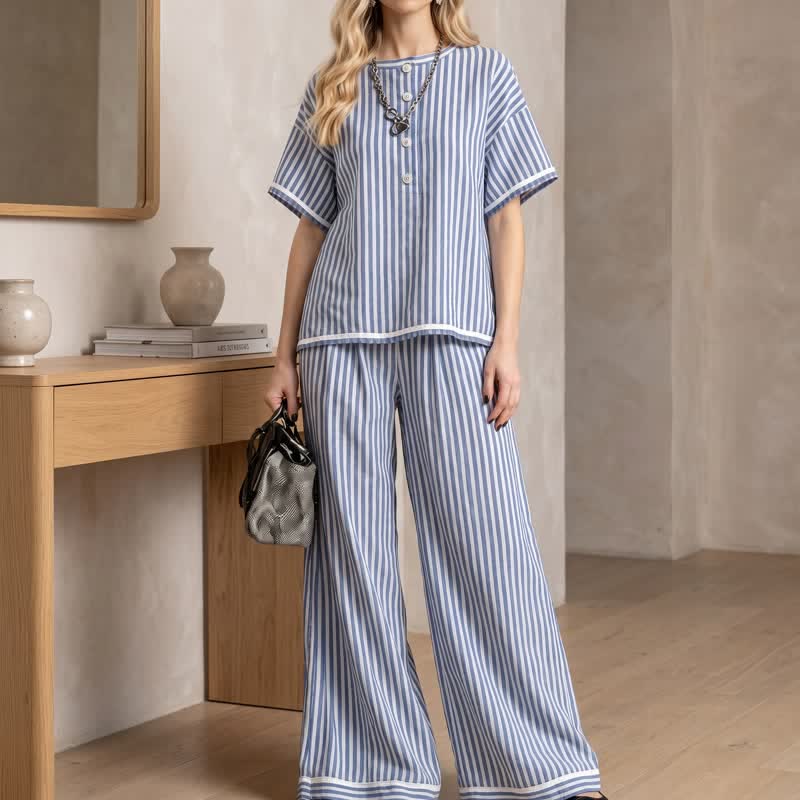 Zweiteiliges Loungewear-Set mit Küstenstreifen - image 1