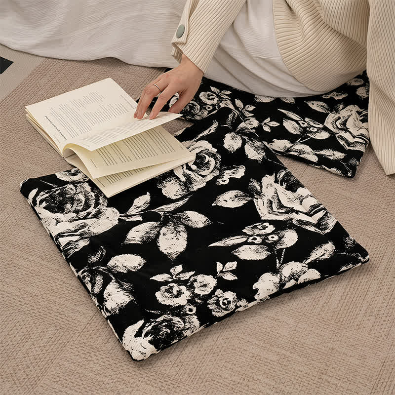 Stuhlkissen aus schwarzem und weißem Chenille mit Vintage-Blumenmuster - image 3