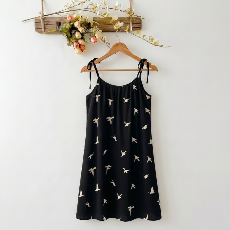 Lounge-Kleid aus Baumwolle mit Vogelmuster und Bindebändern - Schwarz - XXL - image 0