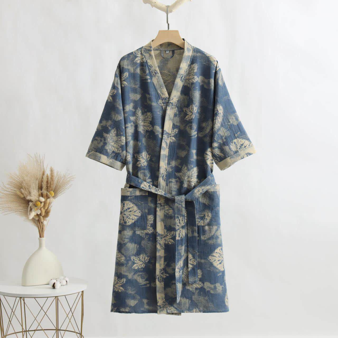 Kimono-Bademantel aus Baumwollgaze mit Ahornblattmuster - Blau - XL - image 0