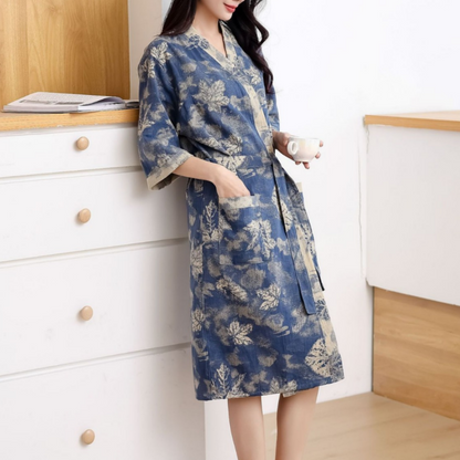 Kimono-Bademantel aus Baumwollgaze mit Ahornblattmuster - image 1