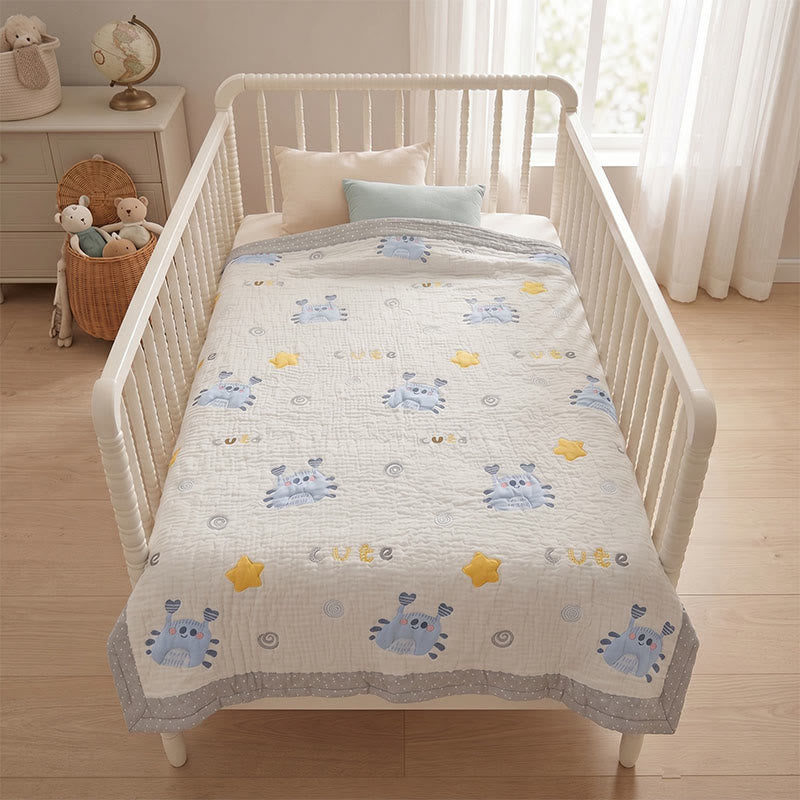 Babydecke mit blauem Krabbenmuster aus Lyocell, gesteppt - image 2