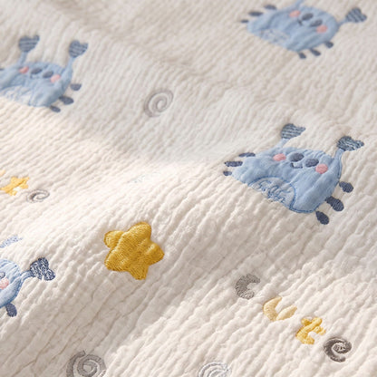 Babydecke mit blauem Krabbenmuster aus Lyocell, gesteppt - image 4