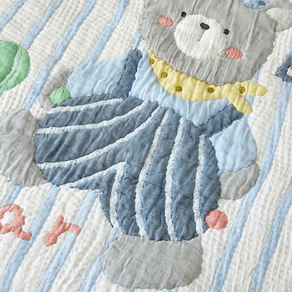 Gestreifte Babydecke mit Bärenmuster aus Lyocell - image 5