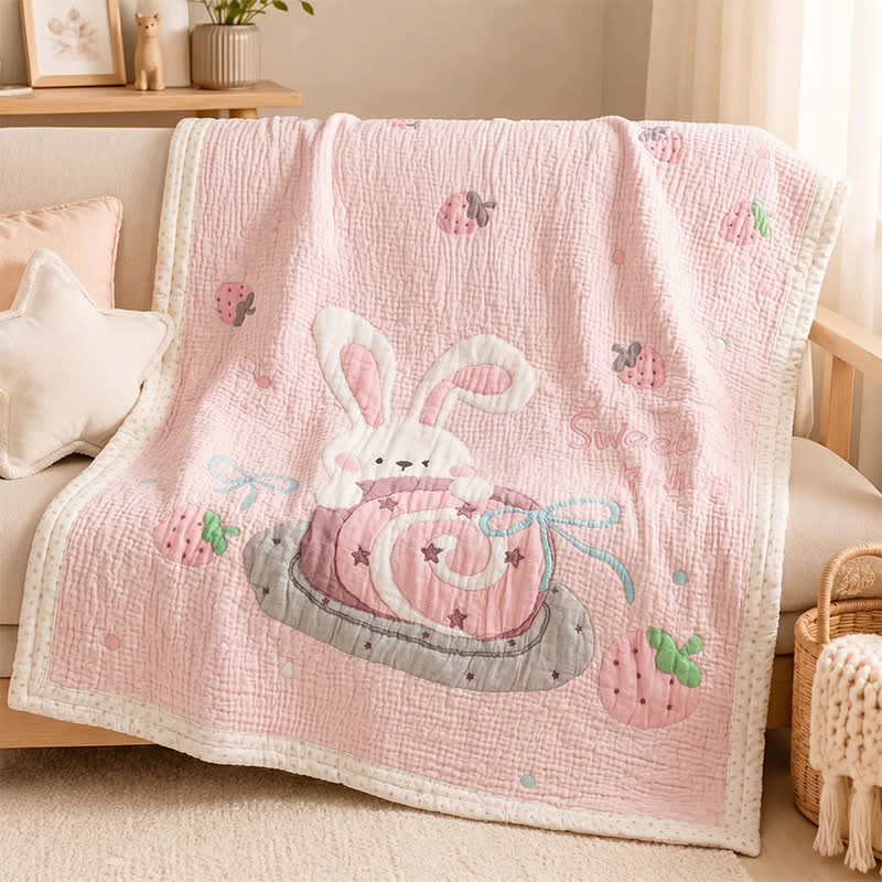 Babydecke „Rosa Hase Erdbeere“ aus Lyocell - image 1