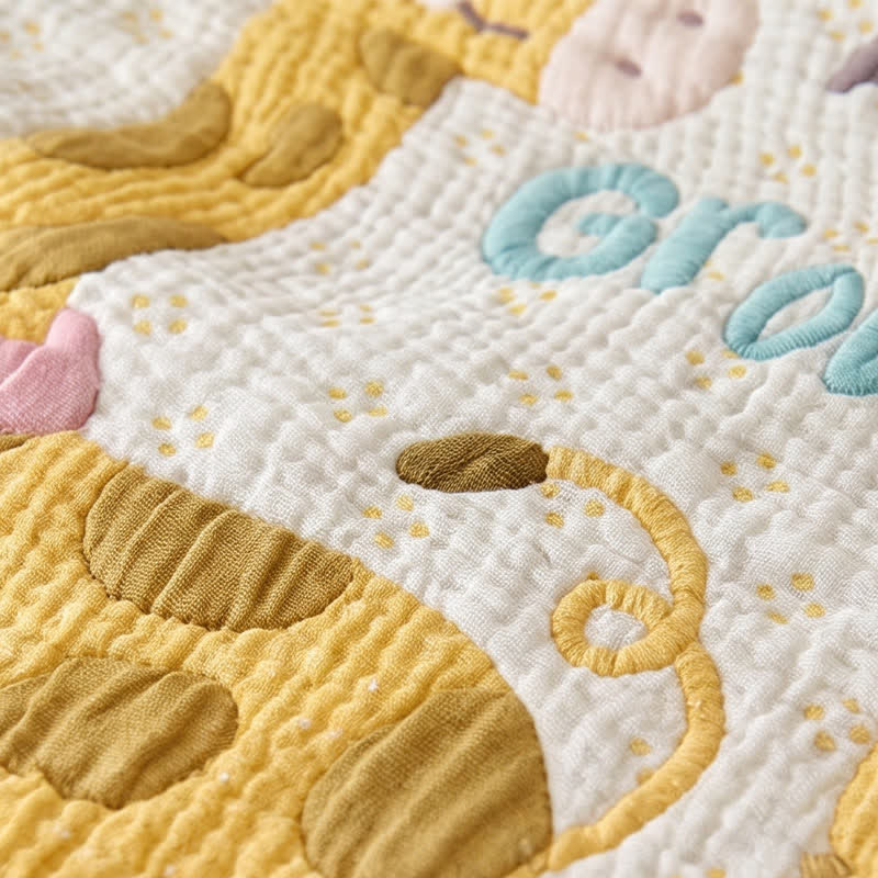 Babydecke mit Giraffen- und Löwenmotiven aus Lyocell - image 3
