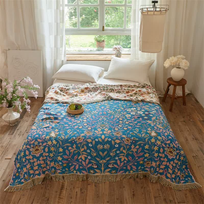 Wendbare Steppdecke aus Baumwollmusselin mit Blumenmuster und Quasten - image 3