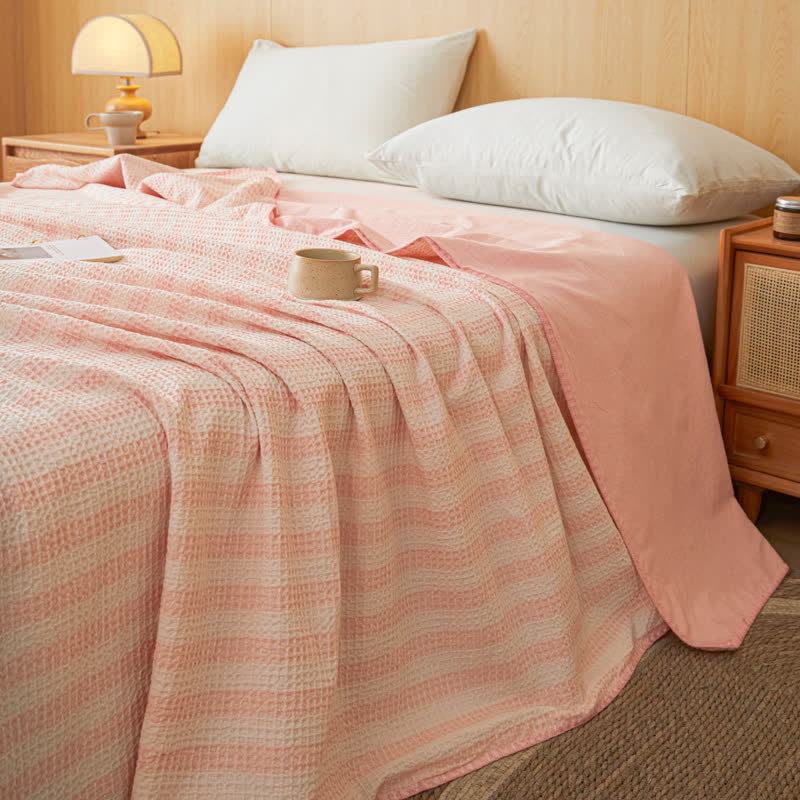 Strukturierte, karierte Tagesdecke mit gewelltem Rand - Rosa - 79" × 91" - image 18
