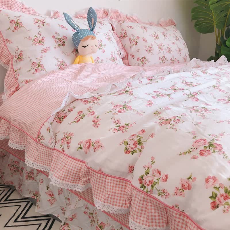 Vintage Bettwäsche-Set aus Baumwolle mit floralen Rüschen - MistyRose - 4-teiliges Bettwäscheset - Königin - image 0