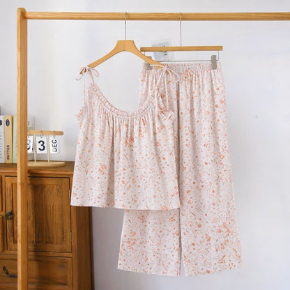 Loungewear-Set mit zartem Blumenmuster und Trägern - image 1