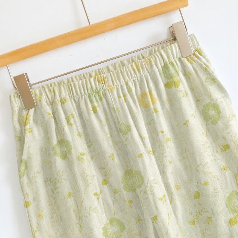 Loungewear mit Spaghettiträgern und kleinem Blumenmuster - image 5