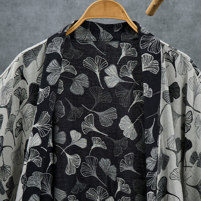 Kimono-Bademantel aus Baumwolle mit schwarzem und weißem Ginkgoblattmuster - image 10