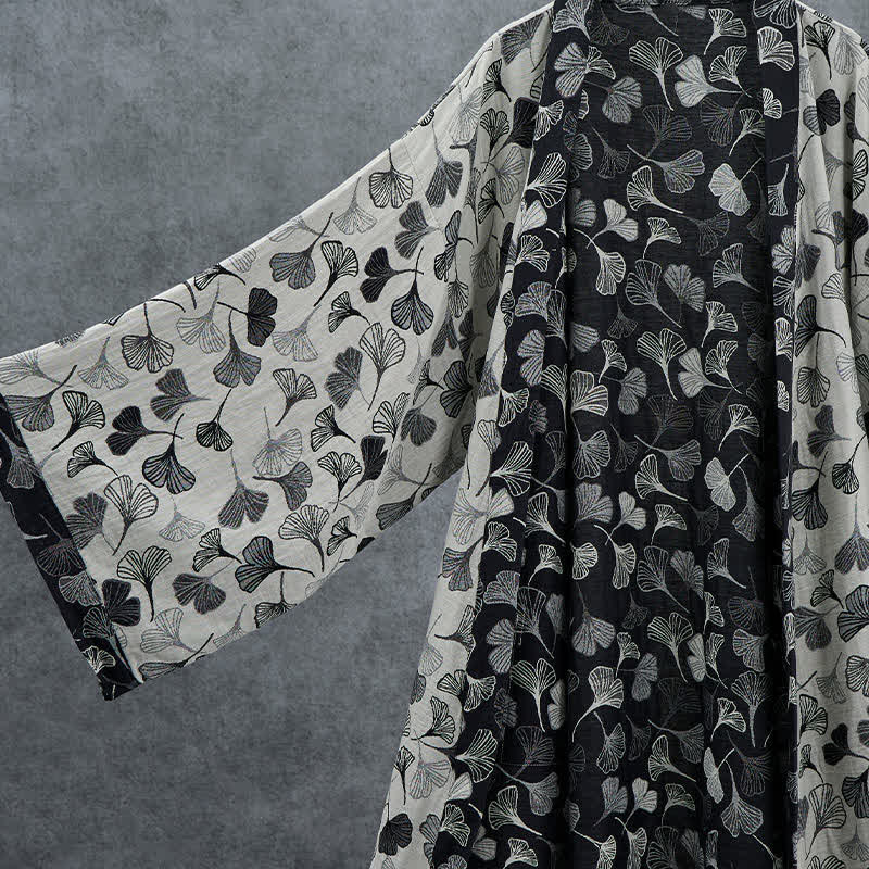 Kimono-Bademantel aus Baumwolle mit schwarzem und weißem Ginkgoblattmuster - image 9