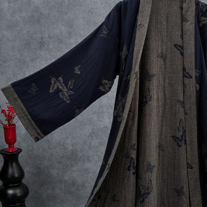Marineblauer Kimono-Bademantel aus doppellagigem Baumwoll-Doppelgaze mit Schmetterlingsmotiv - image 2