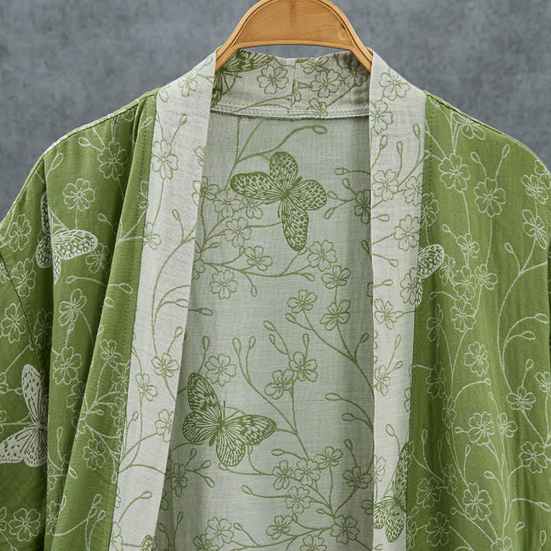 Kimono-Bademantel mit botanischem Schmetterlingsmotiv in Olivgrün - image 4