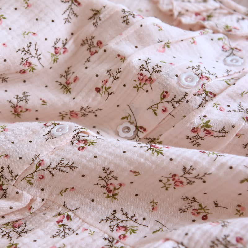 Zartes Nachthemd aus Baumwollmusselin mit Rüschenkragen und Blumenmuster - image 6