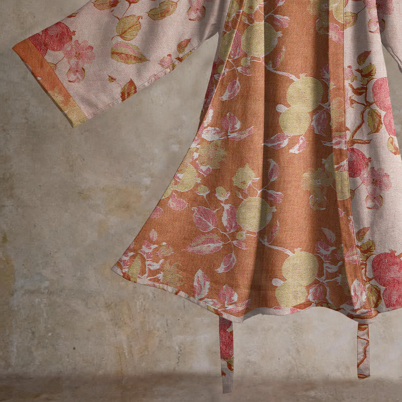 Kimono-Bademantel aus Baumwolle mit botanischem Granatapfelmuster - image 9
