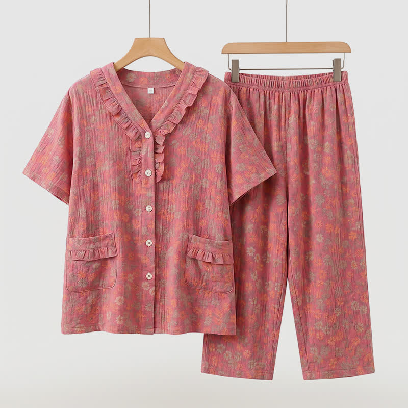 Loungewear-Set in Übergröße mit Rüschenbesatz, kurze Caprihose - image 24