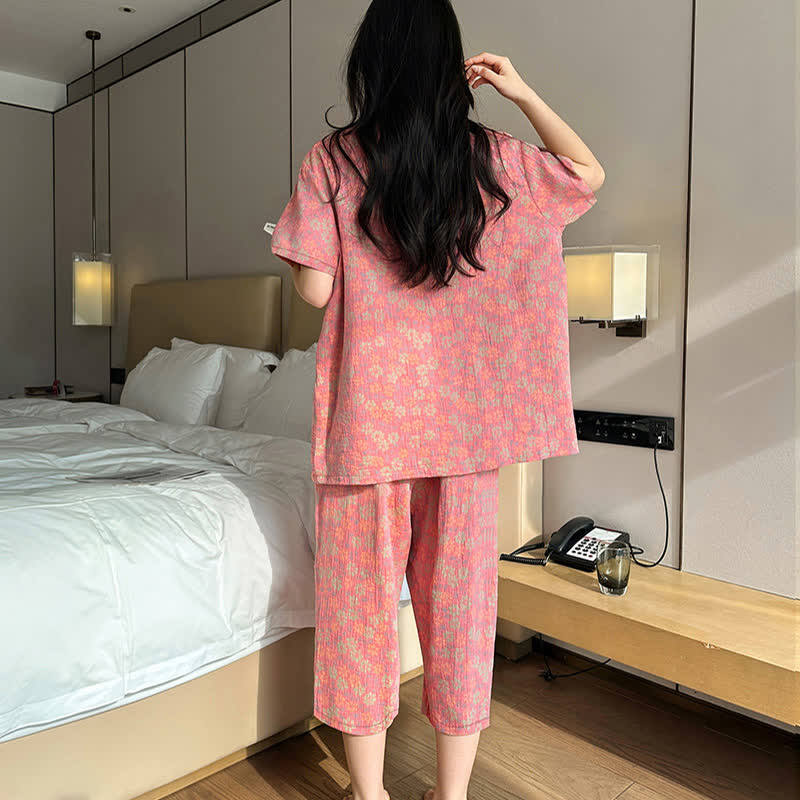 Loungewear-Set in Übergröße mit Rüschenbesatz, kurze Caprihose - image 20