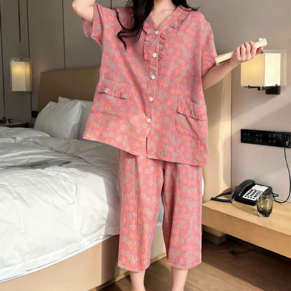 Loungewear-Set in Übergröße mit Rüschenbesatz, kurze Caprihose - image 22
