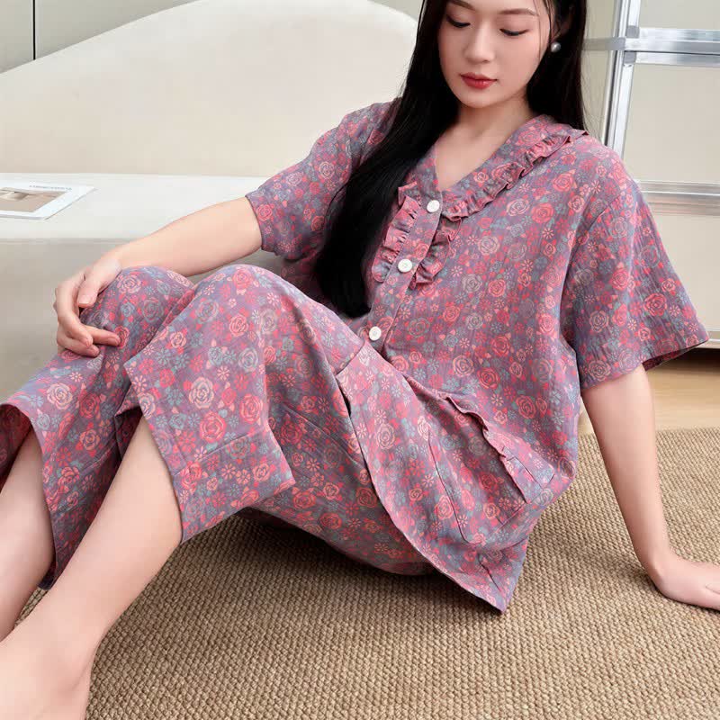 Loungewear-Set in Übergröße mit Rüschenbesatz, kurze Caprihose - image 7