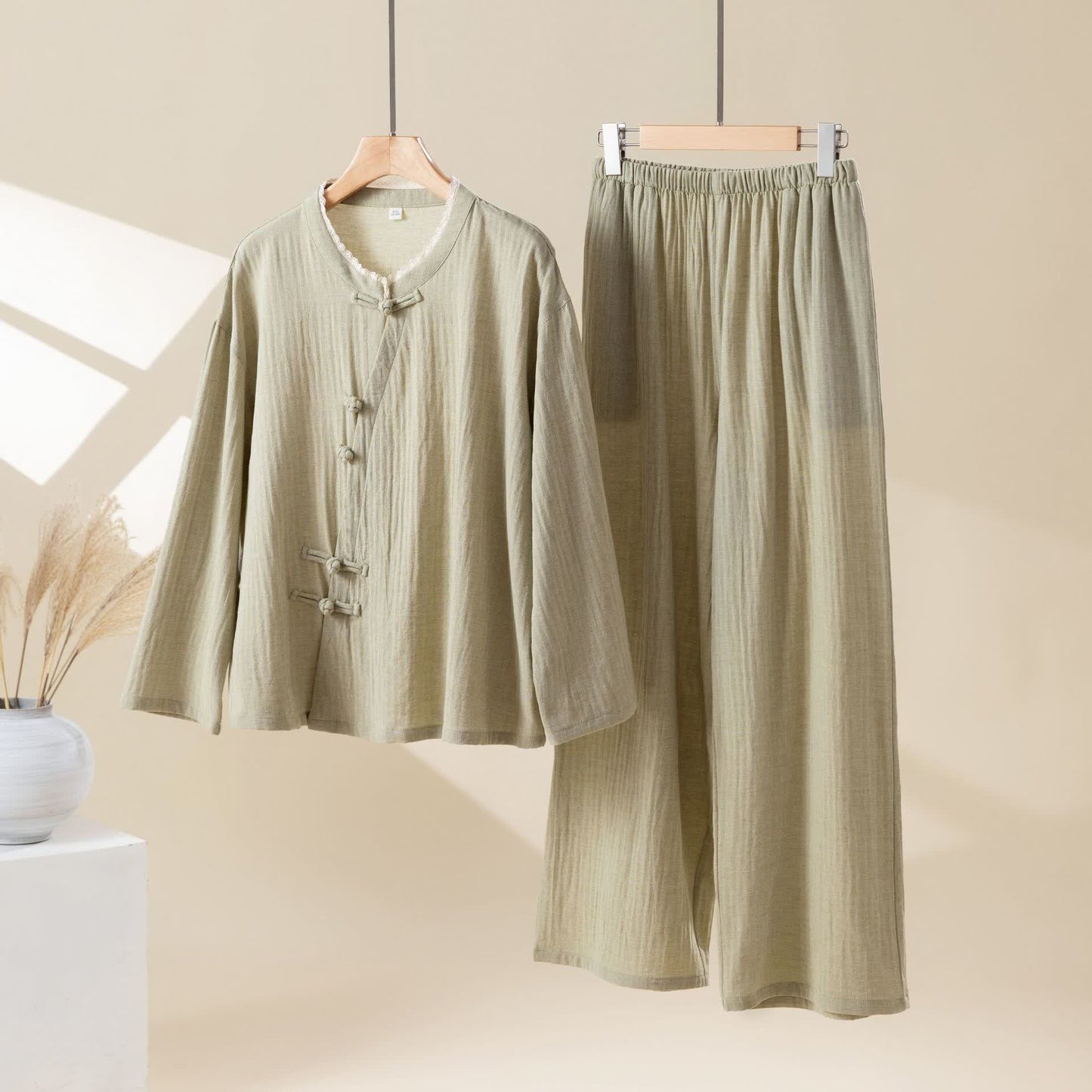 Einfarbiges Loungewear-Set aus Baumwolle mit Froschknöpfen - Grün - XL - image 1
