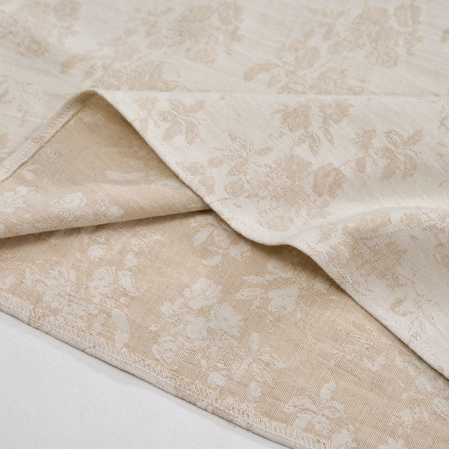 Beiges Nachthemd aus Baumwolle mit Retro-Blumenmuster - image 7