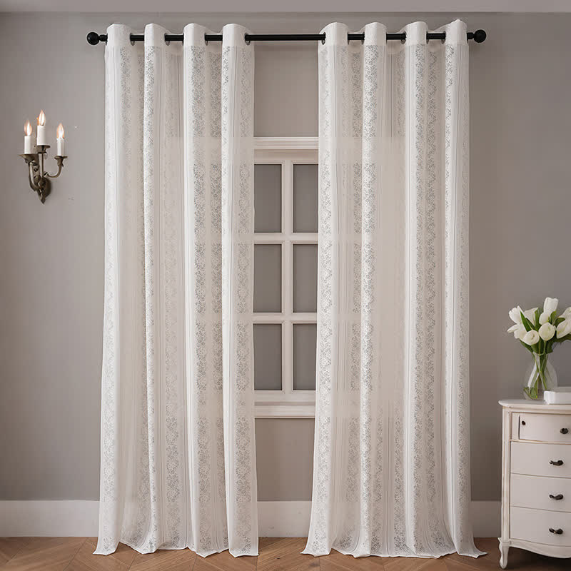 Vertikal gestreifter, lichtdurchlässiger Ösen-Fenstervorhang - image 1