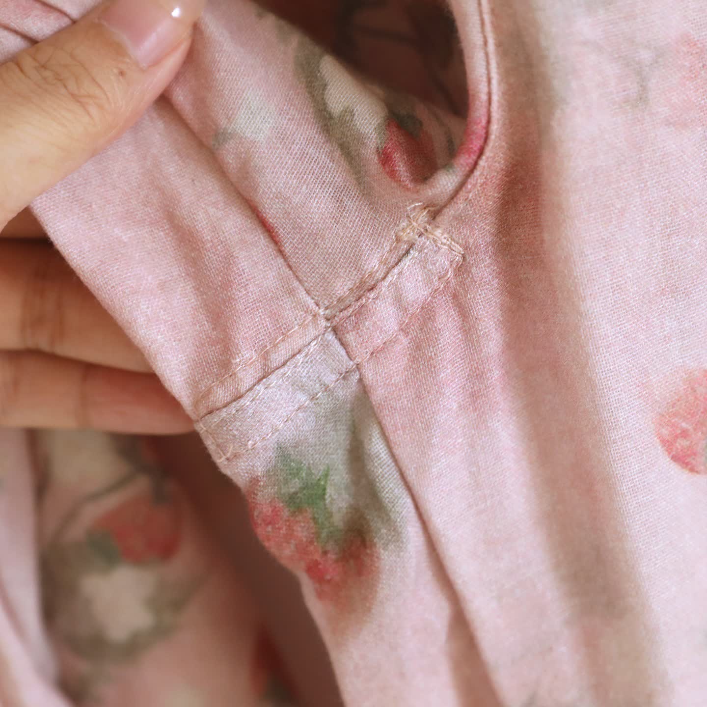 Loungewear-Set aus Gaze mit süßem Beerenmuster (3-teilig) - image 8
