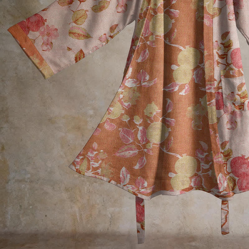 Kimono-Bademantel aus Baumwolle mit botanischem Granatapfelmuster - image 10